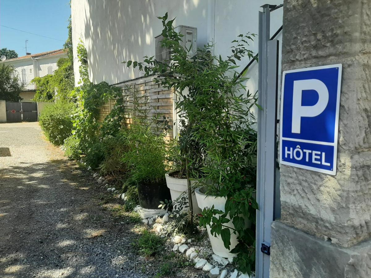 Hotel La Tour Des Fees Quissac  Exterior photo