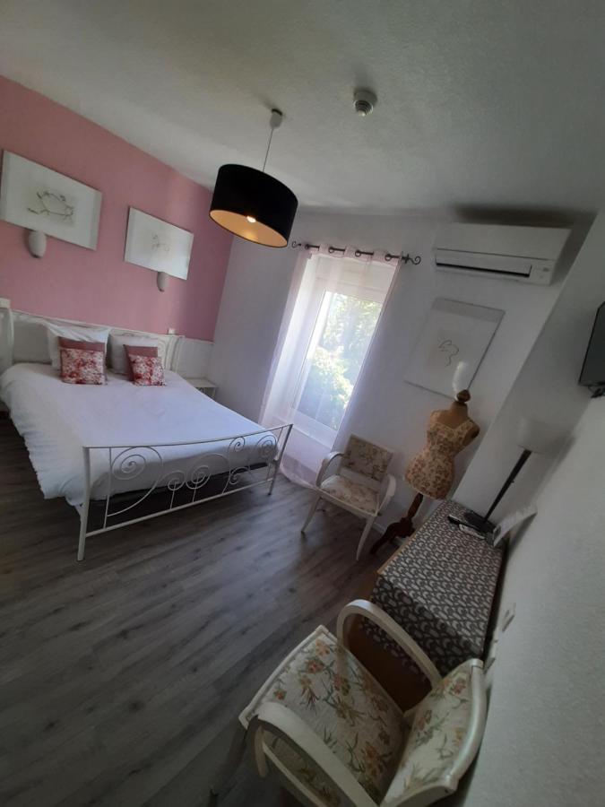 Hotel La Tour Des Fees Quissac  Exterior photo