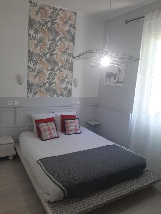 Hotel La Tour Des Fees Quissac  Exterior photo